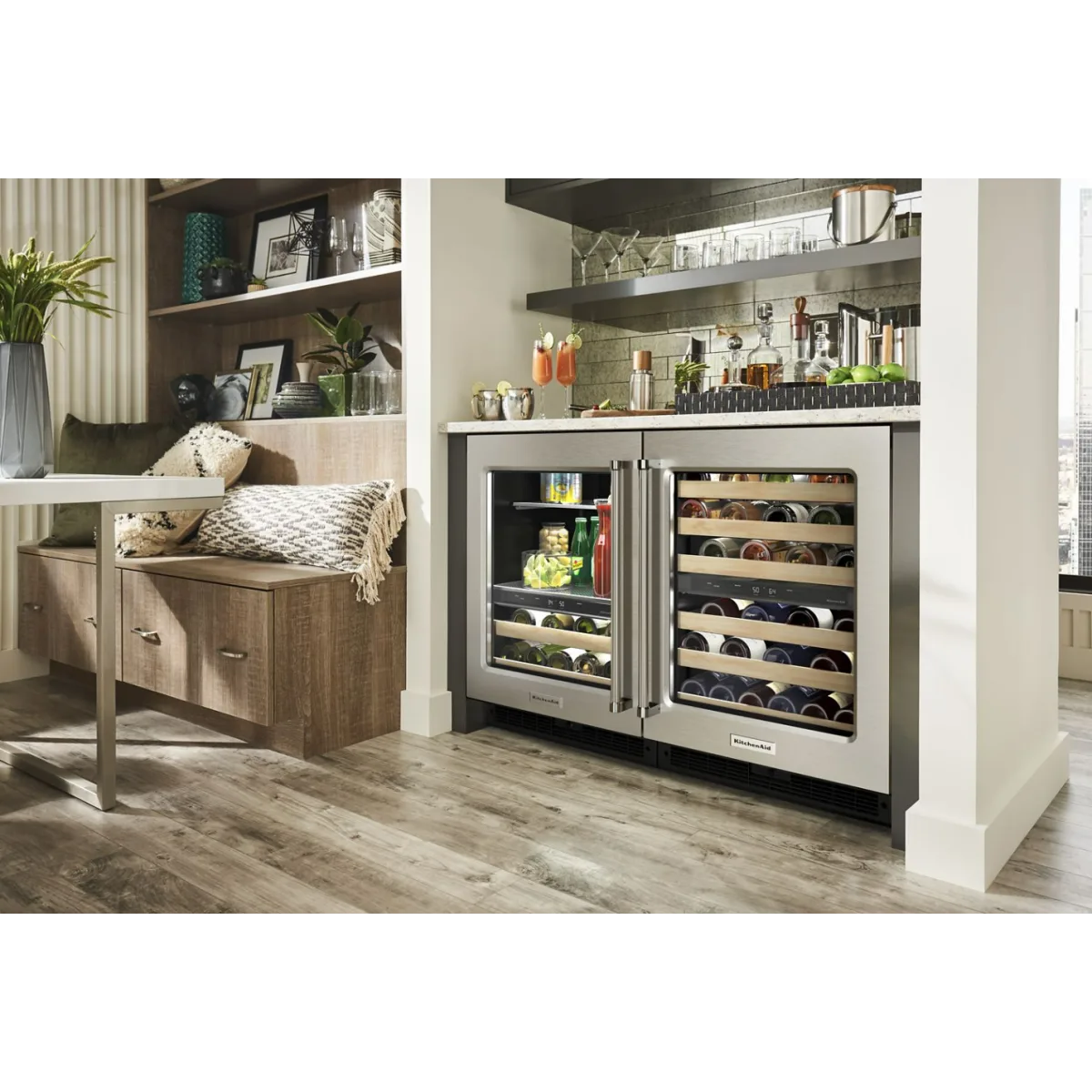 Vinera Empotrable KitchenAid KUWR214KSB de 24 Pulgadas con Puerta de Vidrio