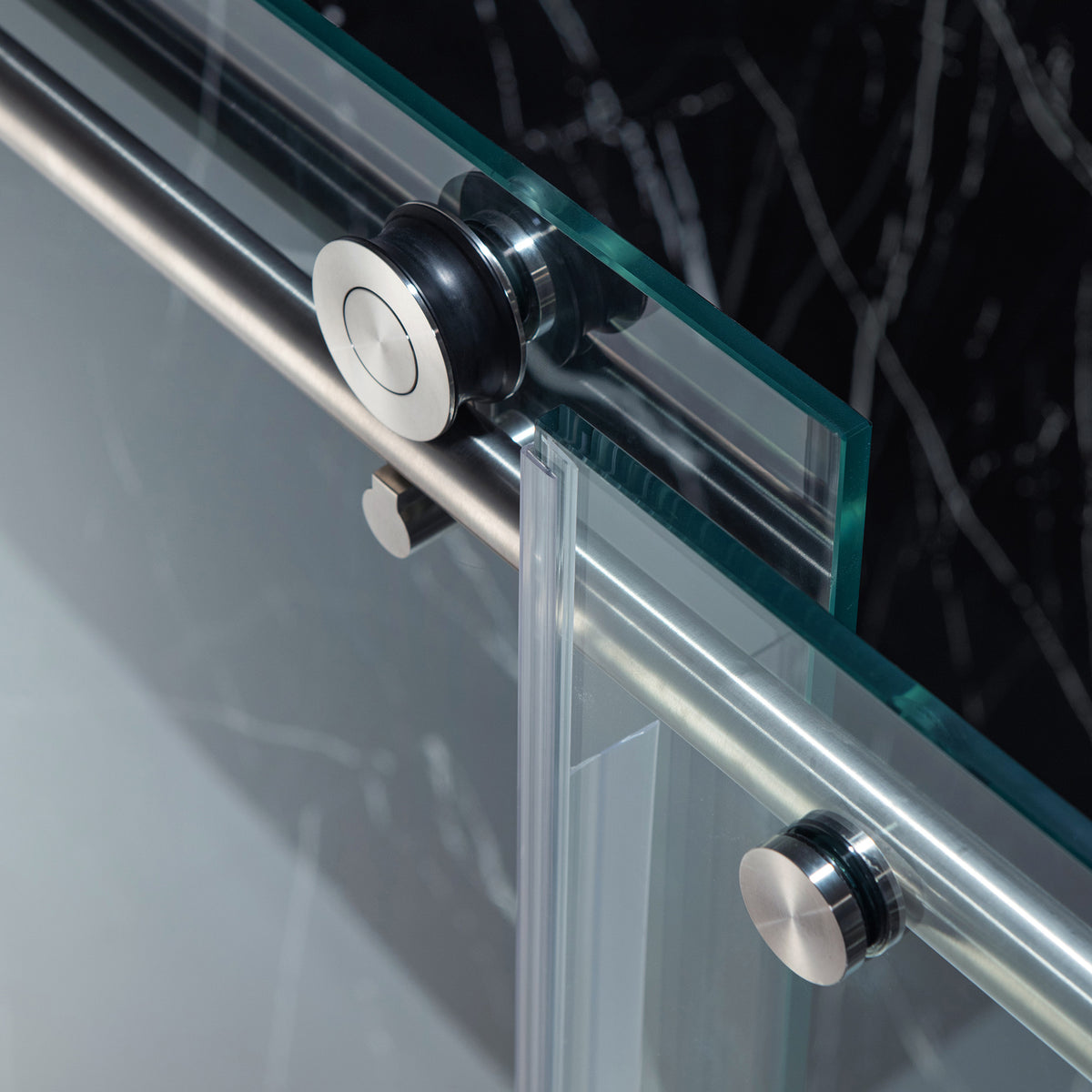 Puerta de Ducha Corredera Sin Marco WOODBRIDGE W-BSDC6076-B de 3/8″ (10 mm) con Cierre Suave