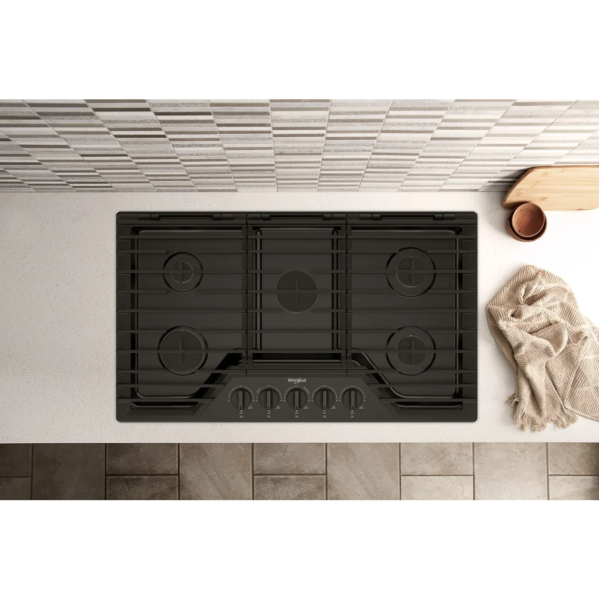 Whirlpool Tope de Gas de 36" con 5 Quemadores y Parrillas de Hierro Fundido Abatibles EZ-2-Lift™ (Negro)