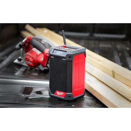 Milwaukee Radio + cargador M12™