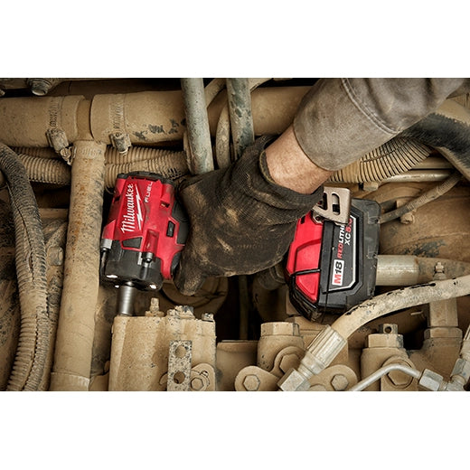 Milwaukee Llave de impacto compacta M18 FUEL™ de 3/8" con anillo de fricción, sin accesorios