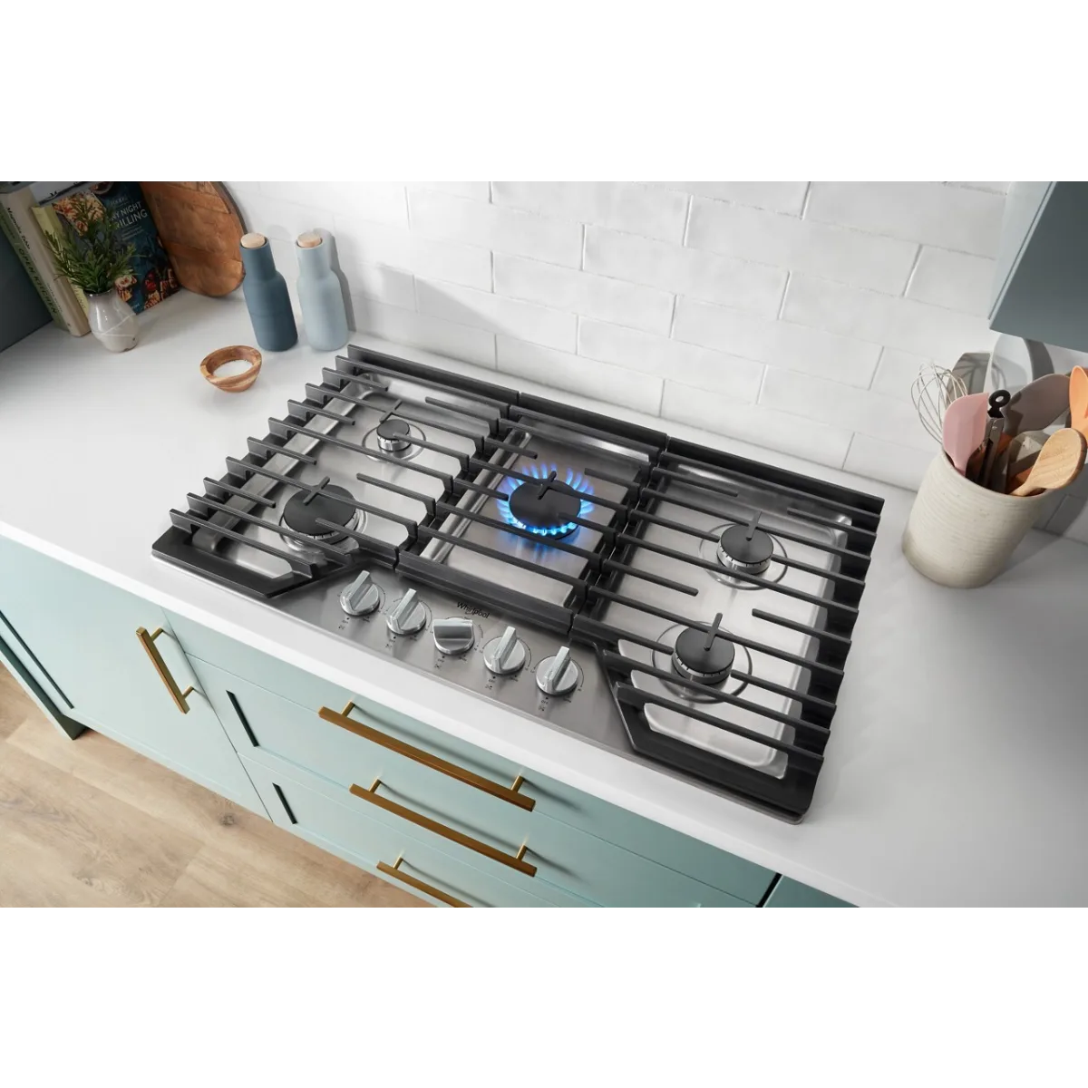 Whirlpool Tope de Gas de 36" con 5 Quemadores y Parrillas de Hierro Fundido Abatibles EZ-2-Lift™