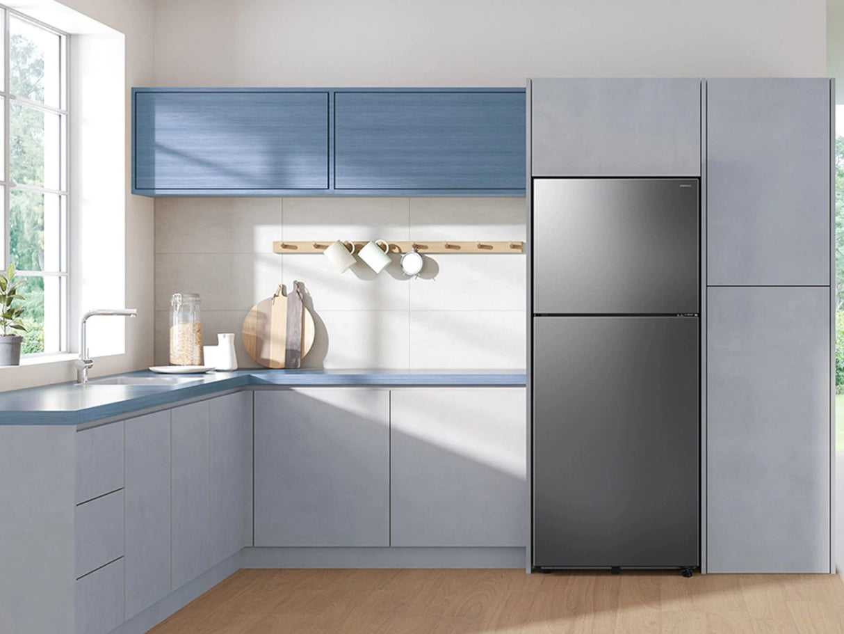 Refrigerador Samsung Bespoke con Congelador Superior de 18 Pies Cúbicos